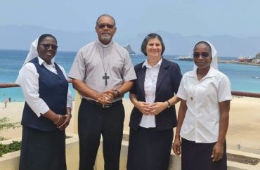Superiora Geral do Instituto JMJ em visita canónica a Cabo Verde