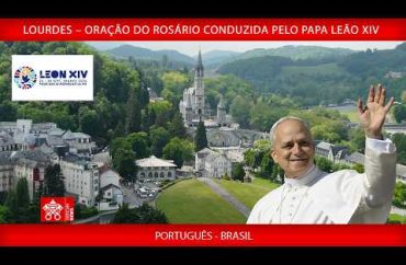 Papa reza o terço em Lourdes: "Corramos com confiança em direção a Maria"
