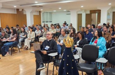 Psicólogos que atuam no processo de formação presbiteral refletem sobre redes sociais e saúde mental