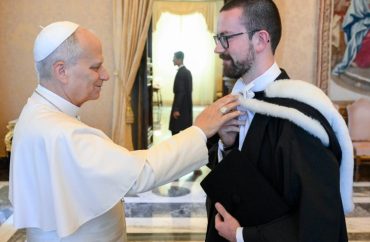 Papa: a exemplo de São Newman, uma formação cristã baseada na dignidade humana