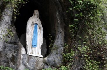 Lourdes se prepara para receber Leão XIV: os mais frágeis no coração da Igreja