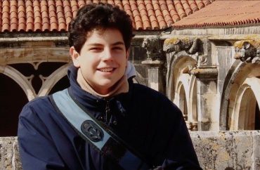 Carlo Acutis em comunidade: filme terá exibições gratuitas em todo o Brasil