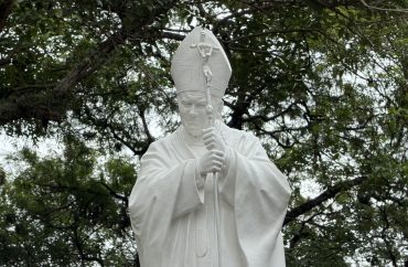 São José entrega estátua em homenagem a São João Paulo II